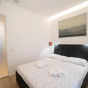 navigli-centro-universit-amazing-new-apartment.italymilanhotels.net/